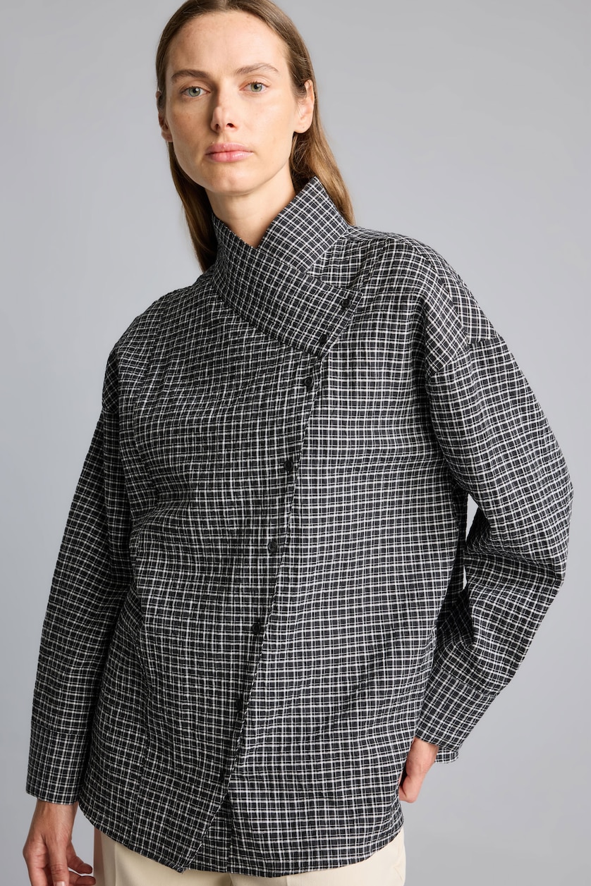 Woman Black Regular Fit Crinkle Fabric Long Sleeve Tunic