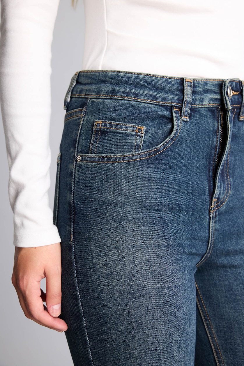 Kadın Koyu Mavi Crop Flare Fit Orta Bel Jean