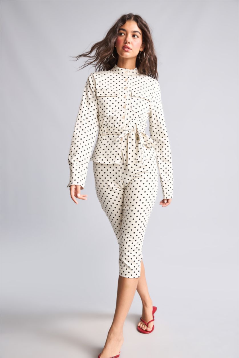 Woman White Polka Dot Normal Waist Regular Hem Capri