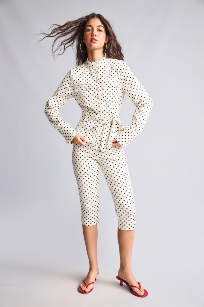 Woman White Polka Dot Normal Waist Regular Hem Capri
