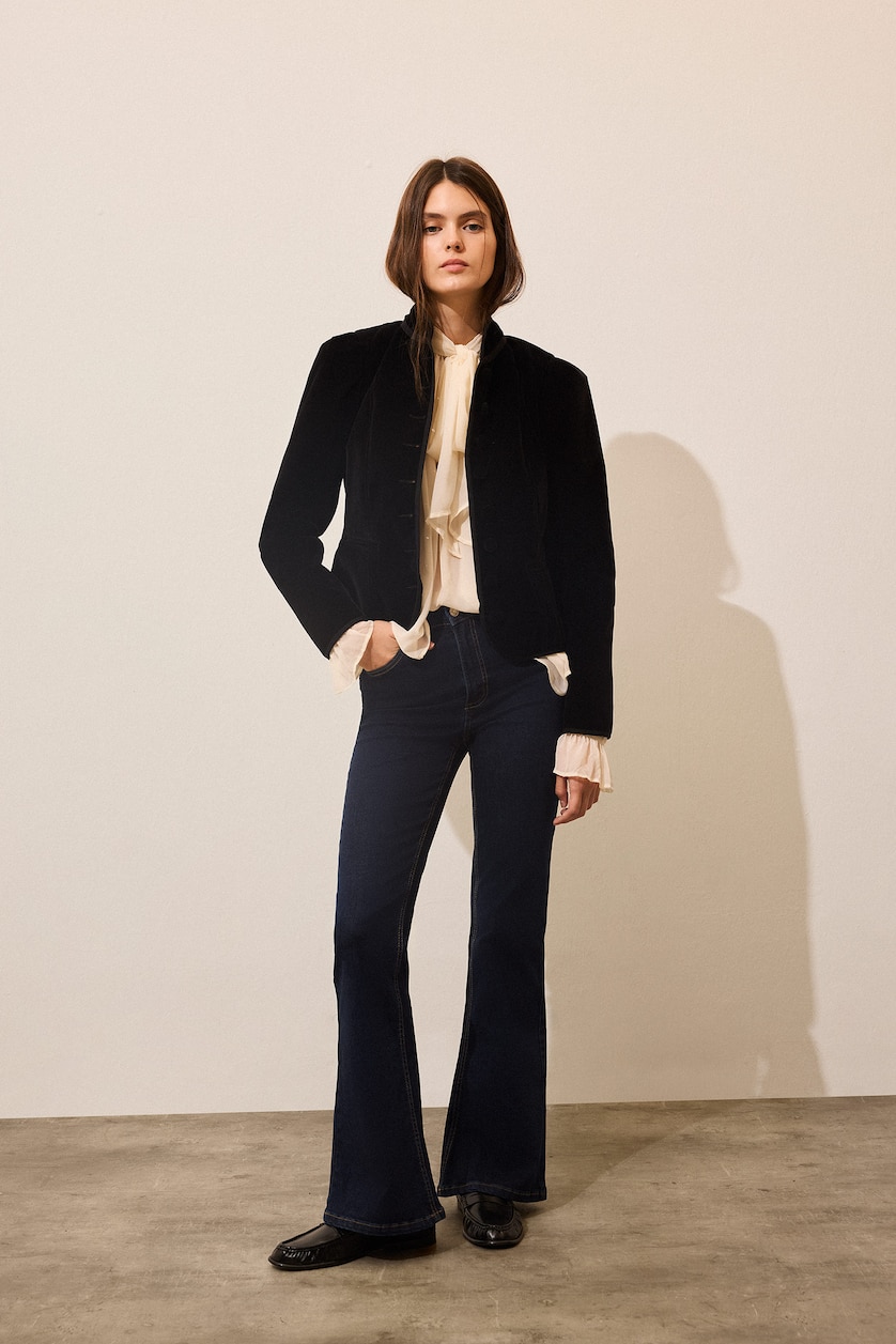 Kadın Siyah Düğmeli Fitted Kadife Blazer Ceket