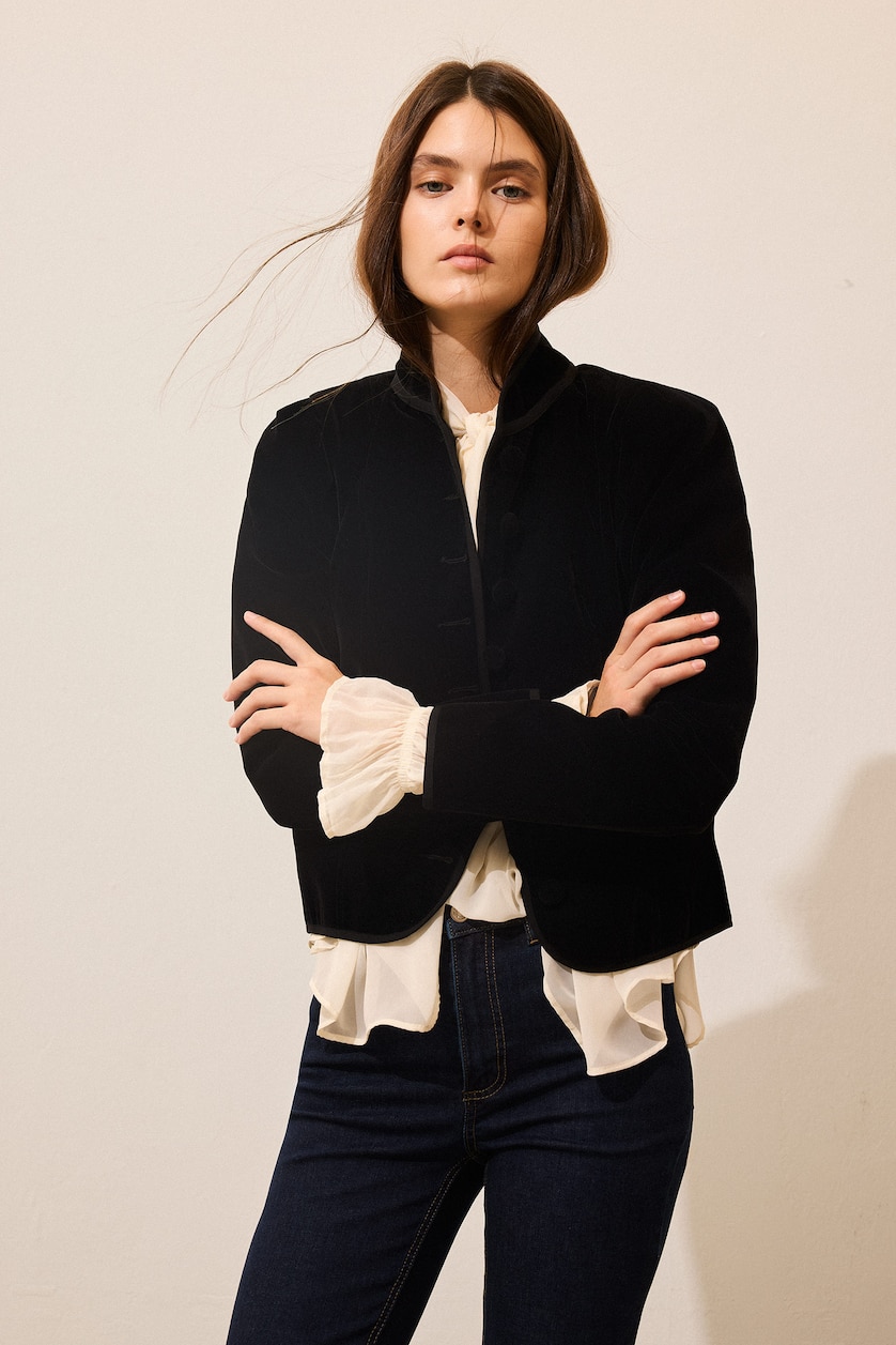Kadın Siyah Düğmeli Fitted Kadife Blazer Ceket