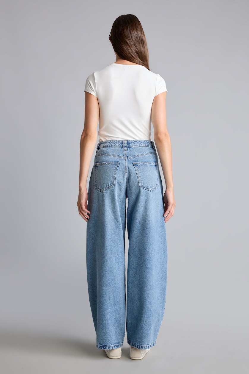 FEMME Bleu Jean à taille haute et jambes fuselées Coupe barrel