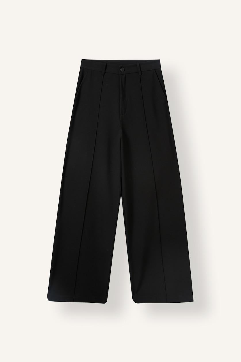 Kadın Siyah Ön Dikiş Detaylı Straight Fit Pantolon