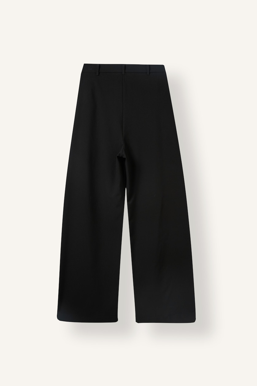 Kadın Siyah Ön Dikiş Detaylı Straight Fit Pantolon