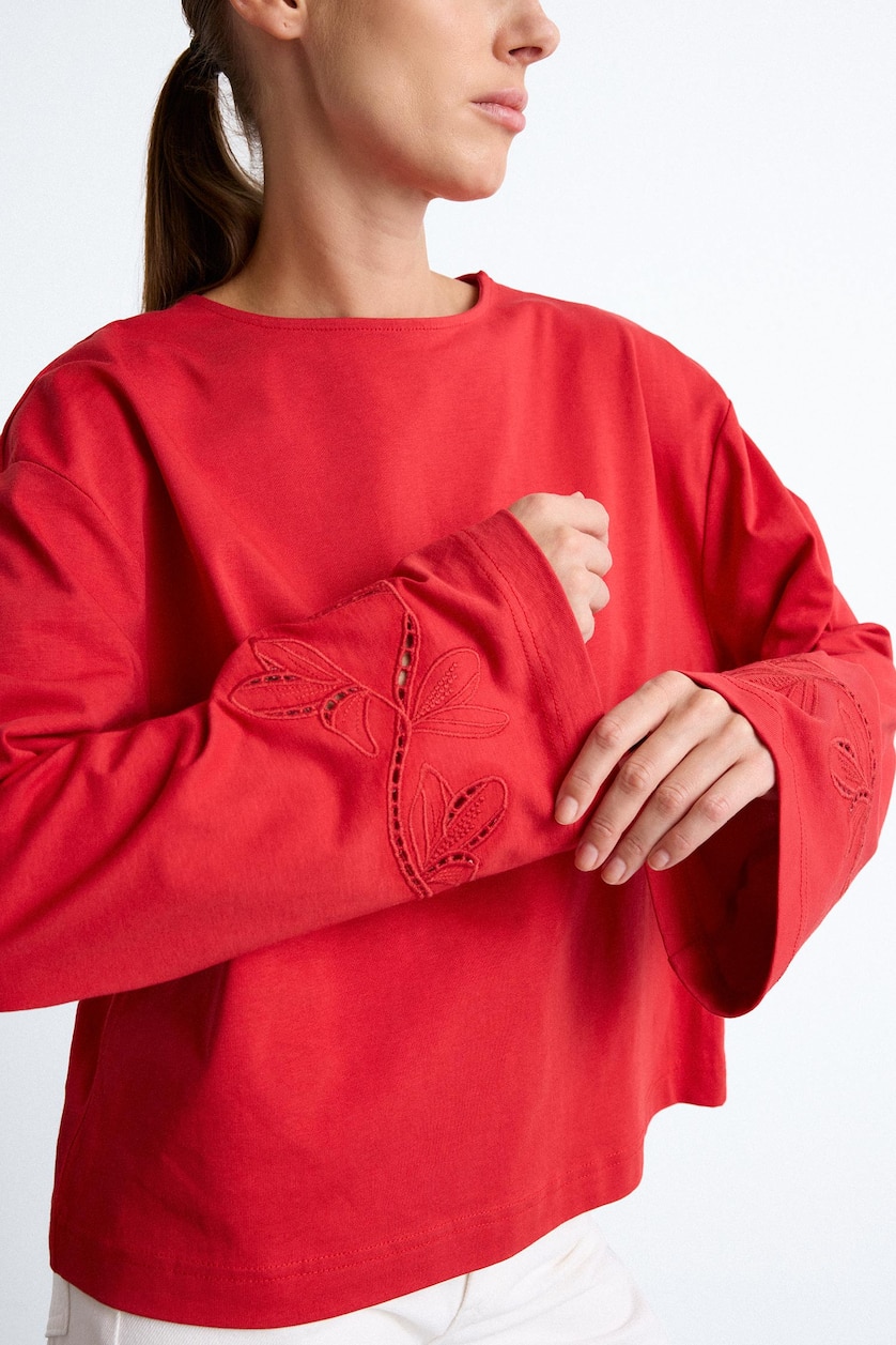 Woman Red Long Sleeve T-Shirt