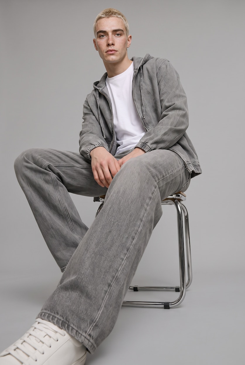 Men Light Grey Trousers
