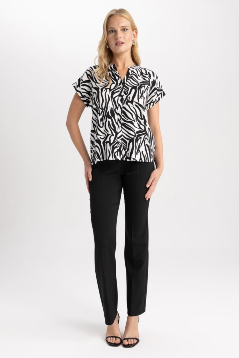 FEMME Écru Regular Fit Short Sleeve Shirt