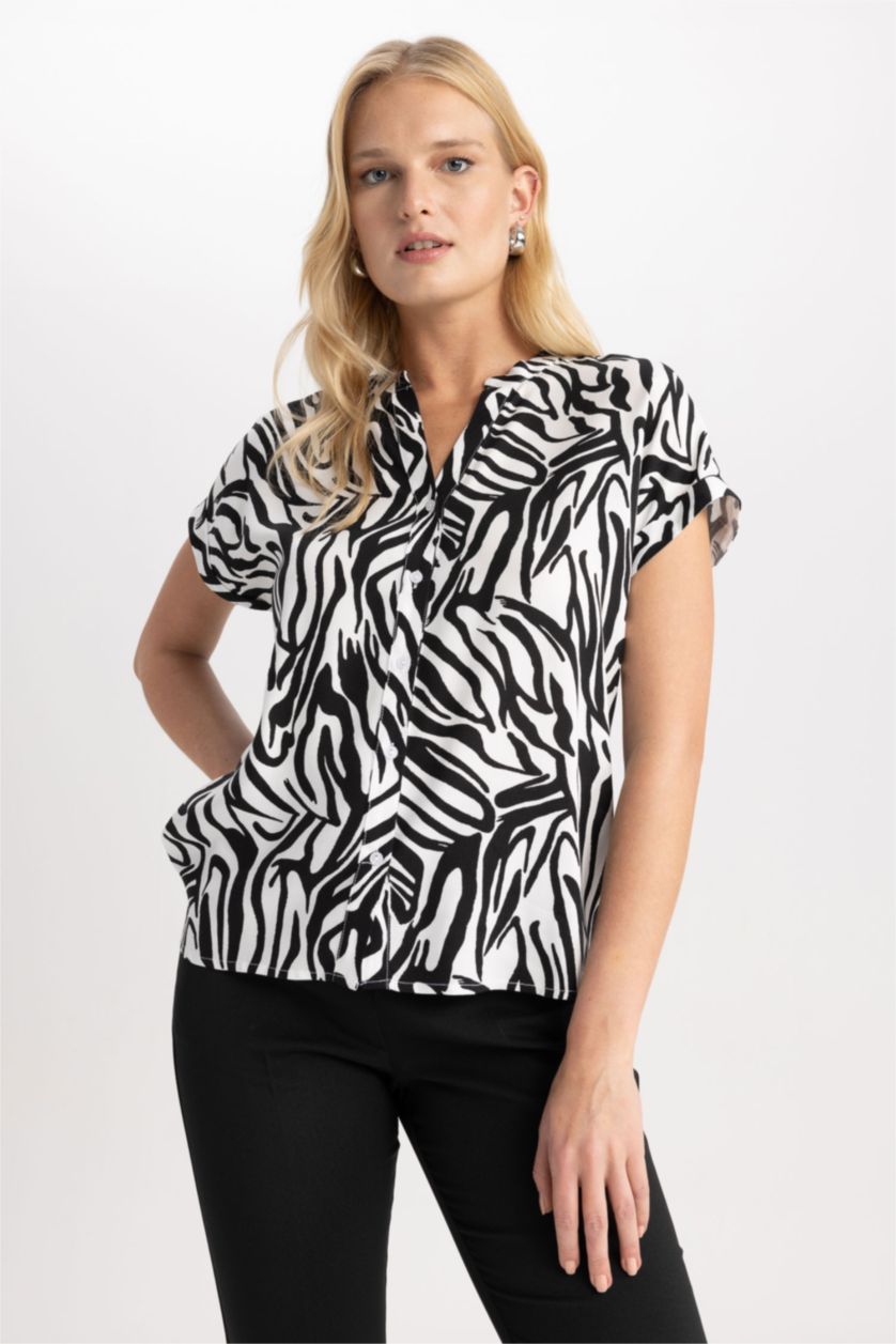 FEMME Écru Regular Fit Short Sleeve Shirt