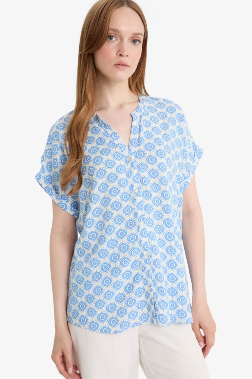 Kadın Mavi Regular Fit Apaş Yaka Desenli Kısa Kollu Gömlek