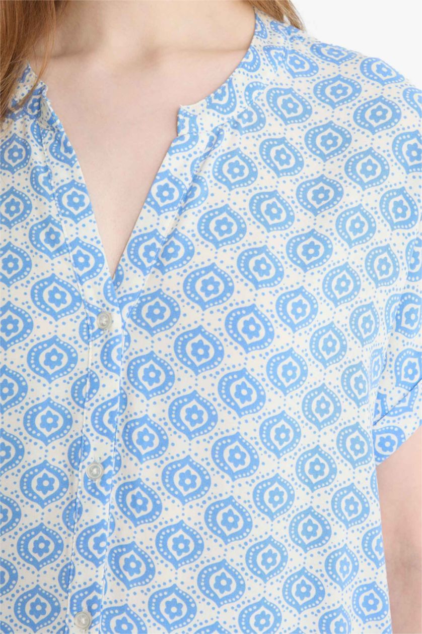 Kadın Mavi Regular Fit Apaş Yaka Desenli Kısa Kollu Gömlek