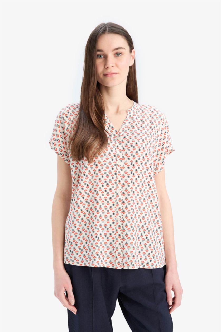 Kadın Pembe Regular Fit Apaş Yaka Desenli Kısa Kollu Gömlek