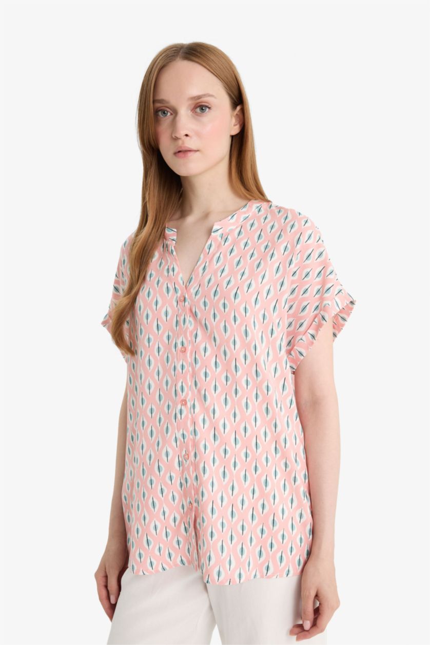 Kadın Açık Pembe Regular Fit Apaş Yaka Desenli Kısa Kollu Gömlek