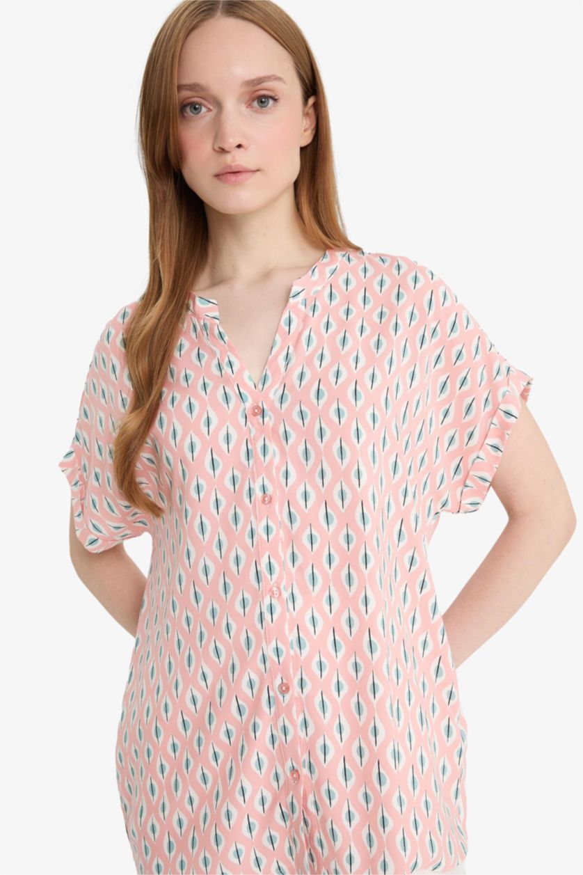 Kadın Açık Pembe Regular Fit Apaş Yaka Desenli Kısa Kollu Gömlek