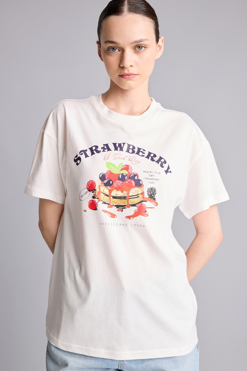 حريمي اوف وايت Oversize Crew Neck Printed T-shirt