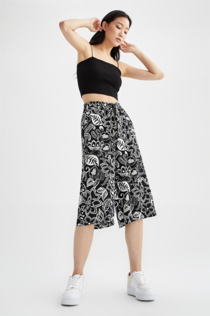 WOMAN Black High Waisted Floral Print Viscose Crop Chinos