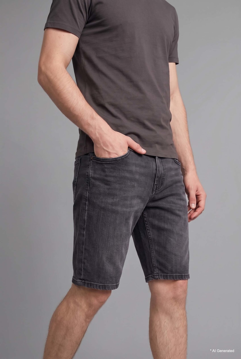 رجال أنثرا Regular Fit Denim Bermuda Shorts