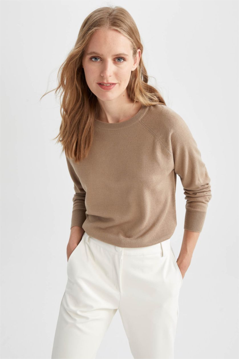 WOMAN Vison Relax Fit Crew Neck Sweater
