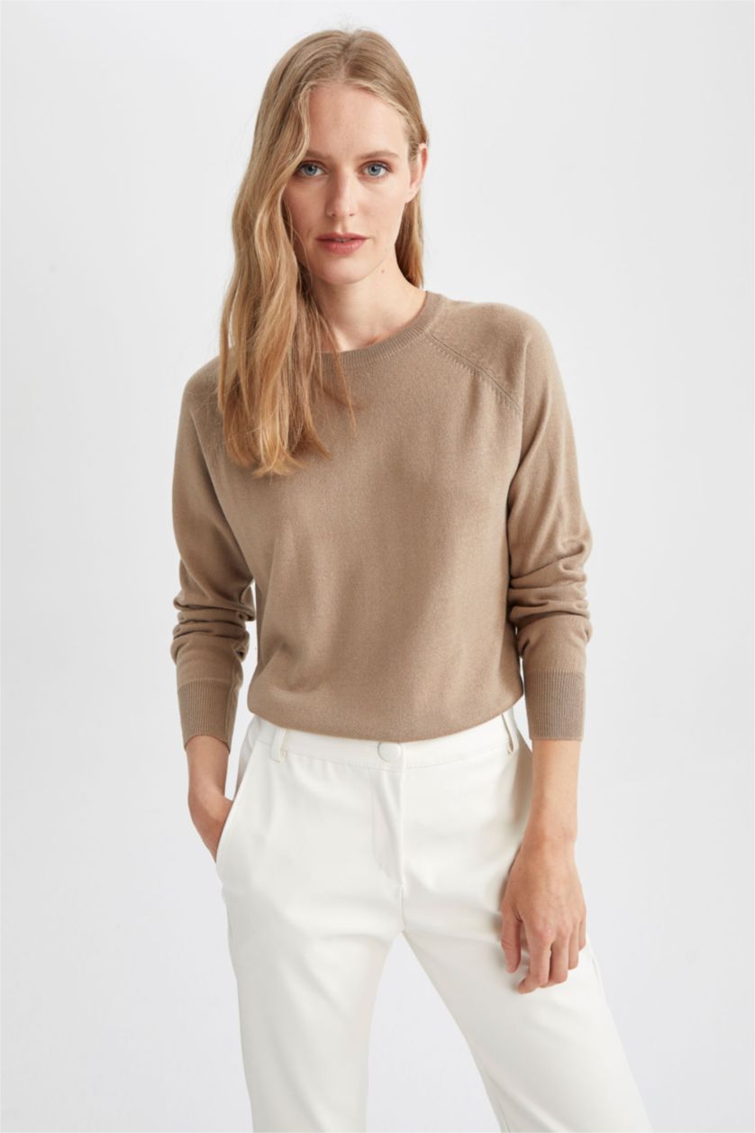 WOMAN Vison Relax Fit Crew Neck Sweater