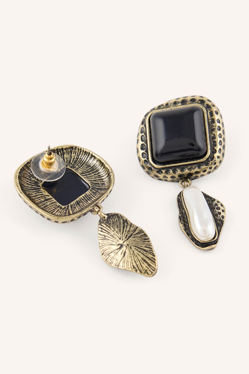 Women Black Earring