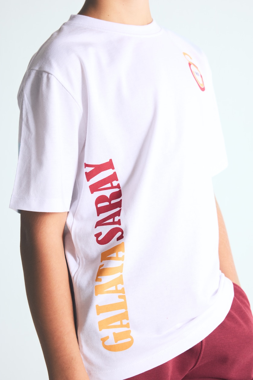 Young Boys - Teen Boys White Regular Fit Short Sleeve T-Shirt