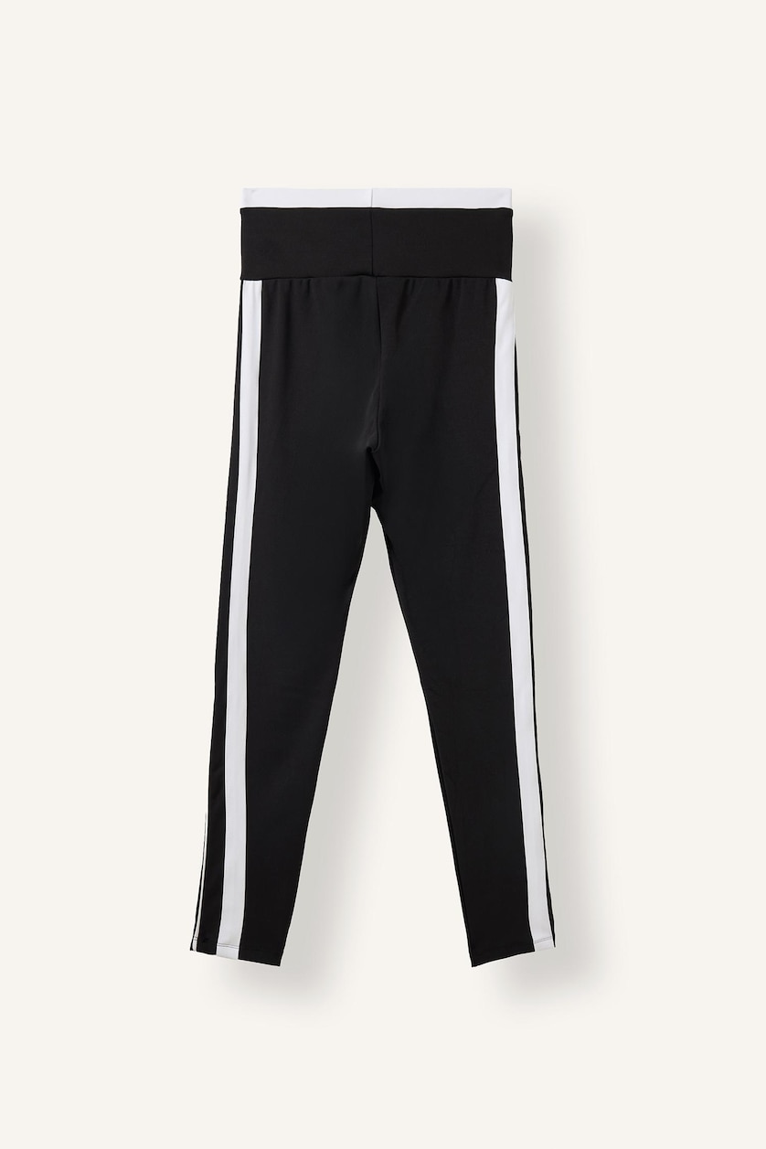 Woman Black Leggings