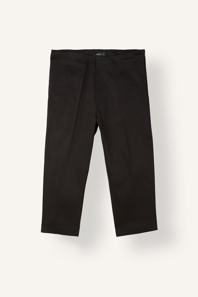 WOMAN Black Regular Waist Slim Fit Capri Trousers