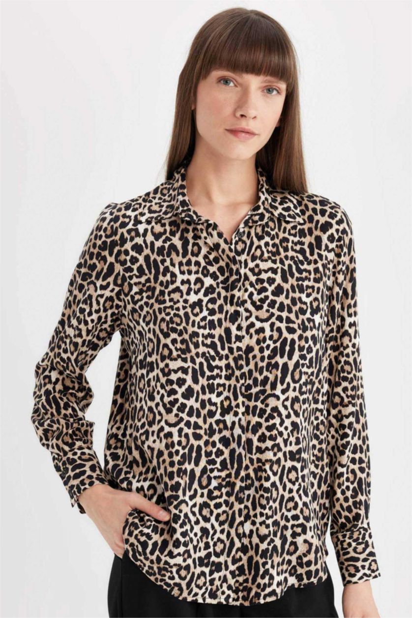 Kadın Bej Regular Fit Leopar Desenli Uzun Kollu Gömlek