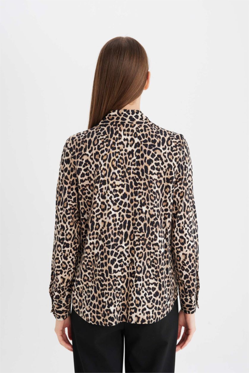 Kadın Bej Regular Fit Leopar Desenli Uzun Kollu Gömlek