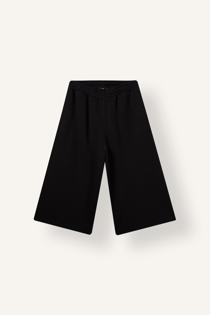 Kadın Siyah Loose Fit Kesik Paça Bermuda Şort