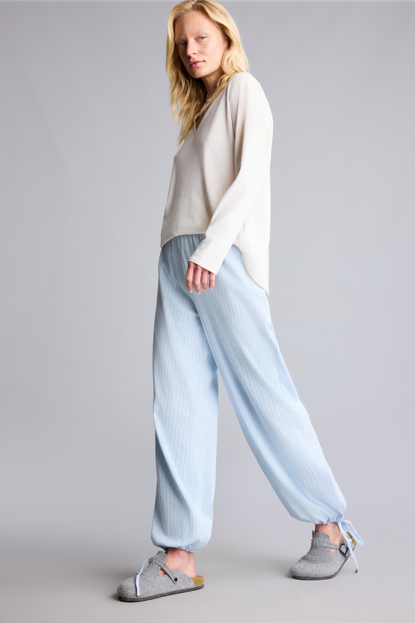 Women Light Blue Balloon Fit Knitted Bottoms