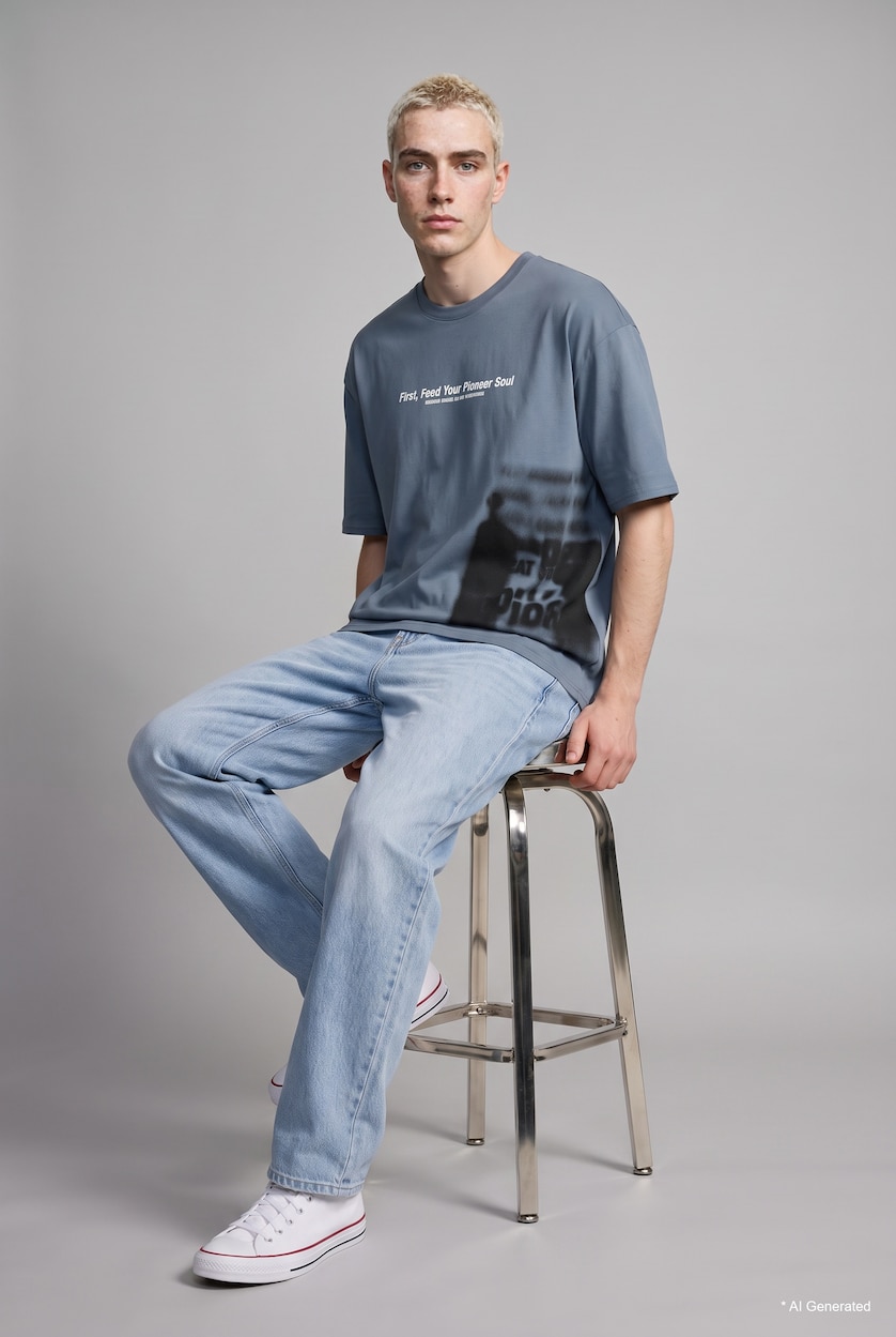 رجال نيلي فاتح Boxy Fit Short Sleeve T-Shirt
