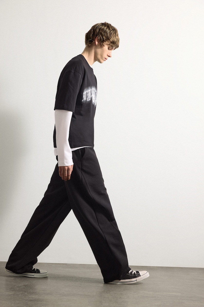 Men Black Elastic Band Balloon Fit Trousers