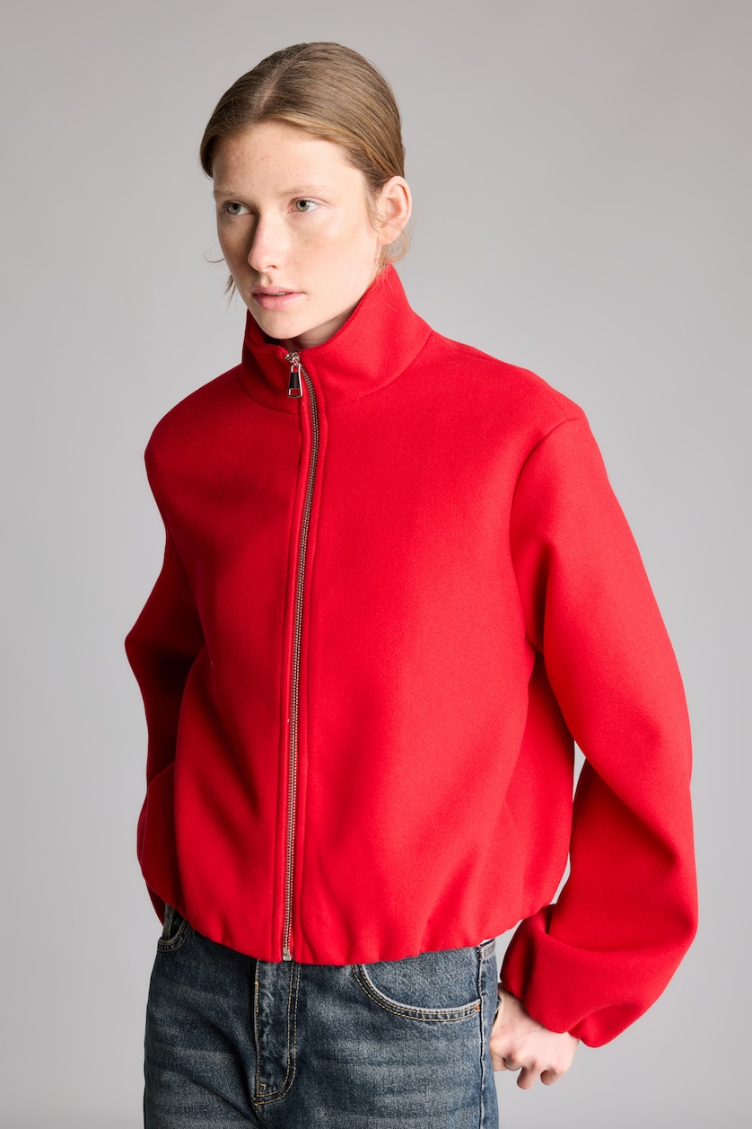 Women Red Zipper Cachet