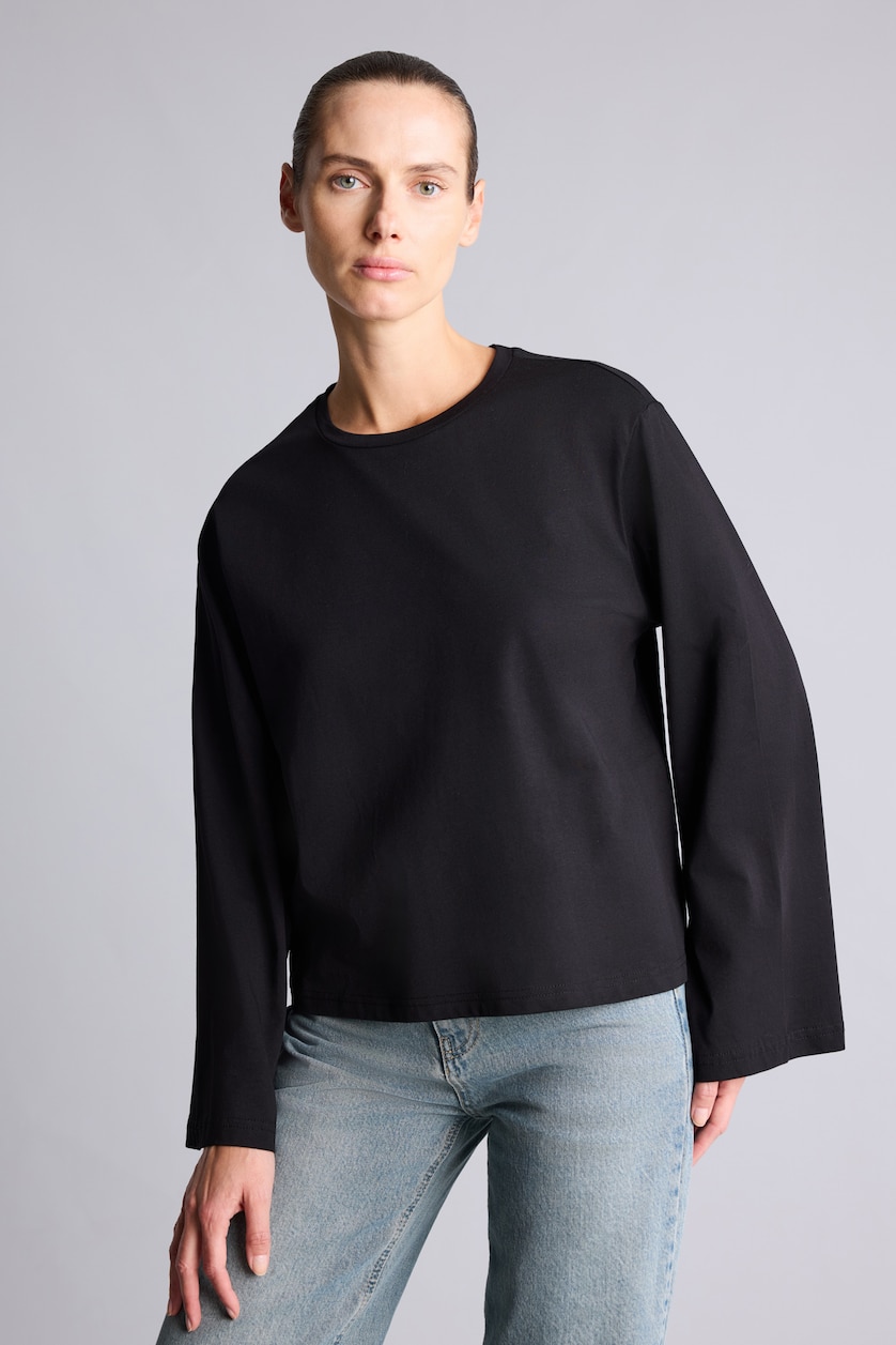 Women Black Long Sleeve T-Shirt