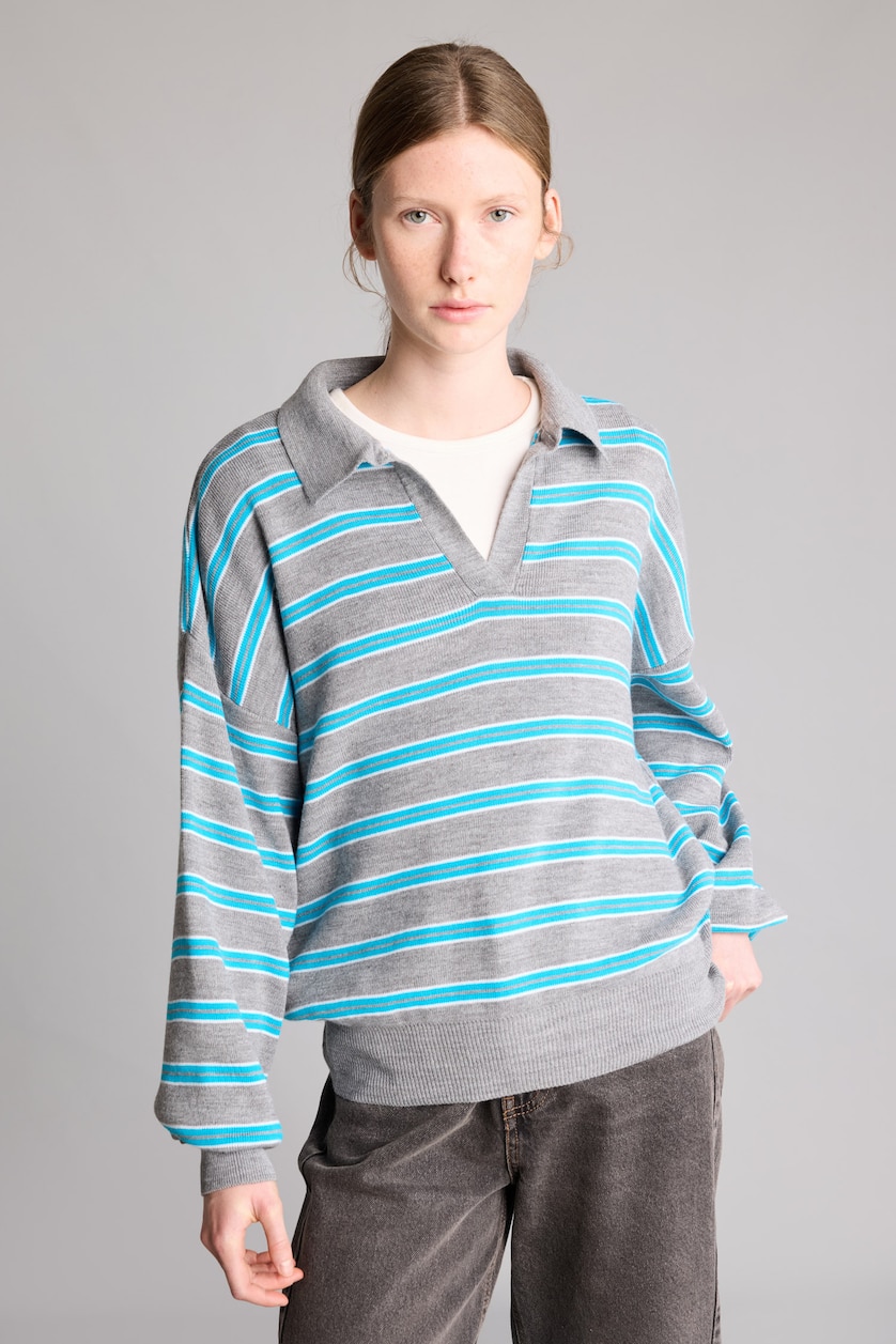 Kadın Açık Gri Relaxed Fit Polo Yaka Çizgili Kazak