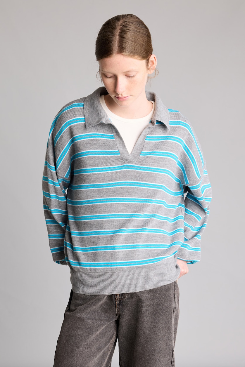 Kadın Açık Gri Relaxed Fit Polo Yaka Çizgili Kazak