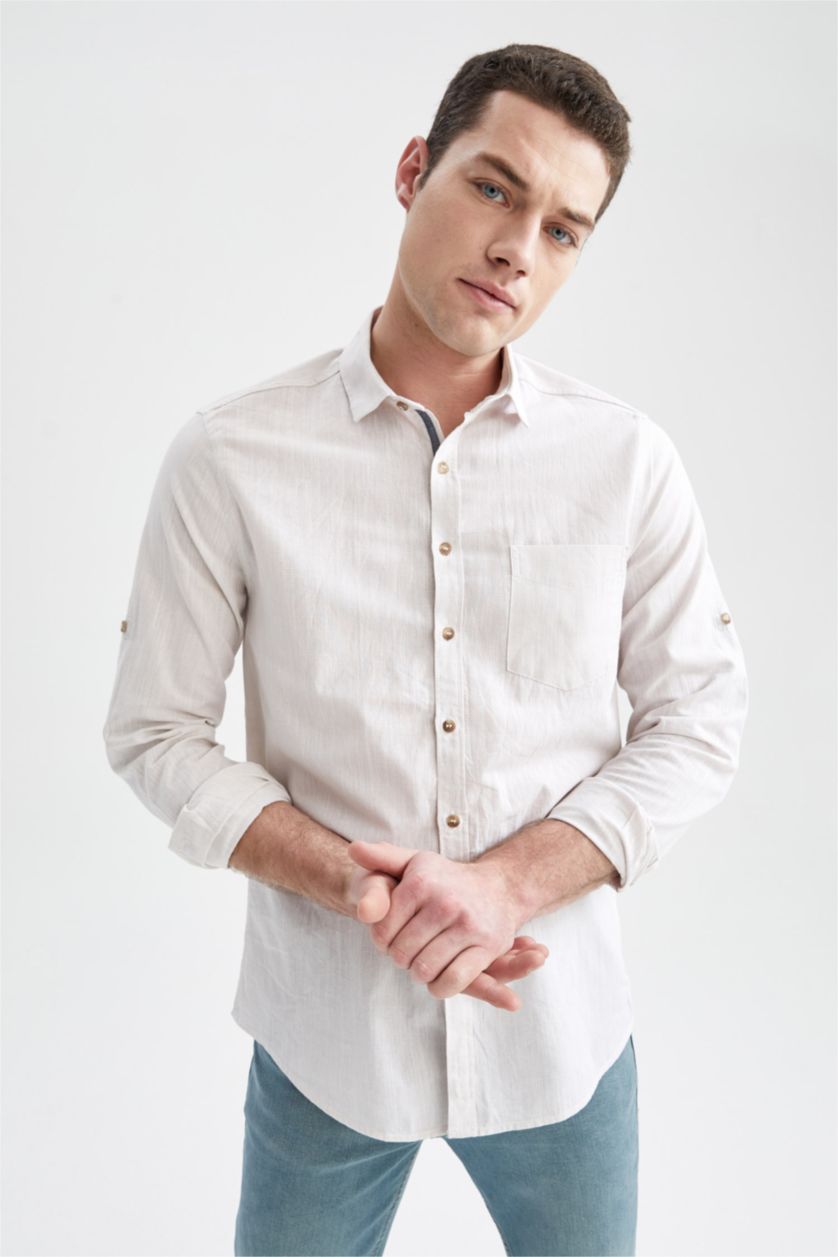 رجال بيج قميص بأكمام طويلة منقوش بقصة ضيقة