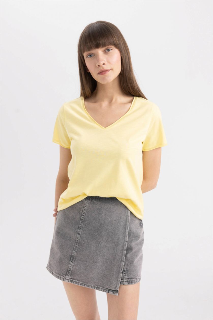 نساء أصفر تيشيرت نص كم برقبة V قصة عادية
