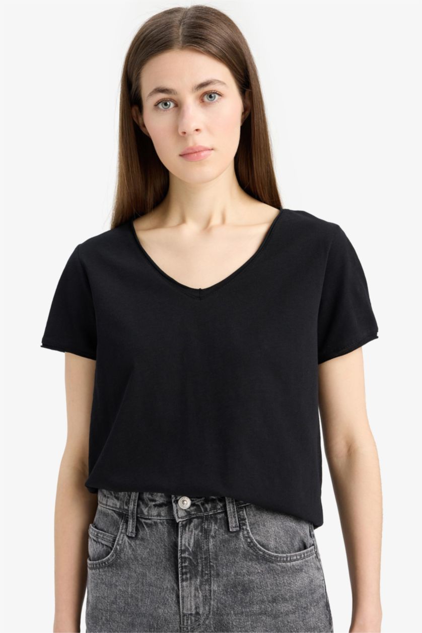 Woman Black Regular Fit V Neck Basic Short Sleeve T-Shirt