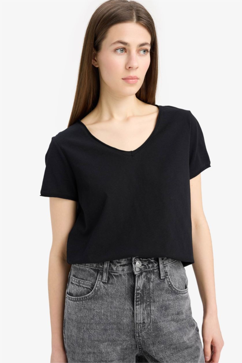 Woman Black Regular Fit V Neck Basic Short Sleeve T-Shirt