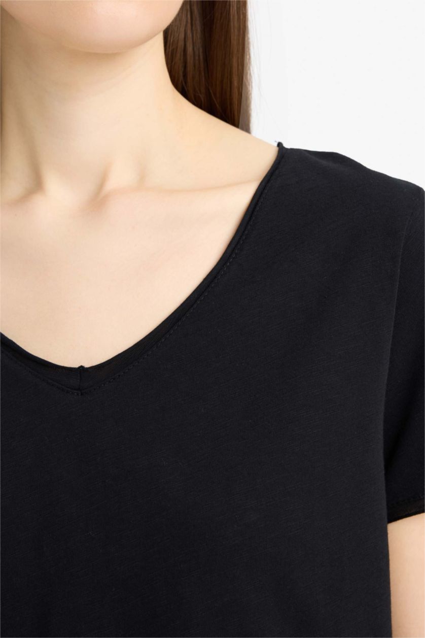Woman Black Regular Fit V Neck Basic Short Sleeve T-Shirt