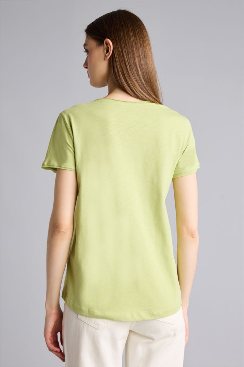Kadın Açık Yeşil Regular Fıt Basıc Kısa Kollu Tişört