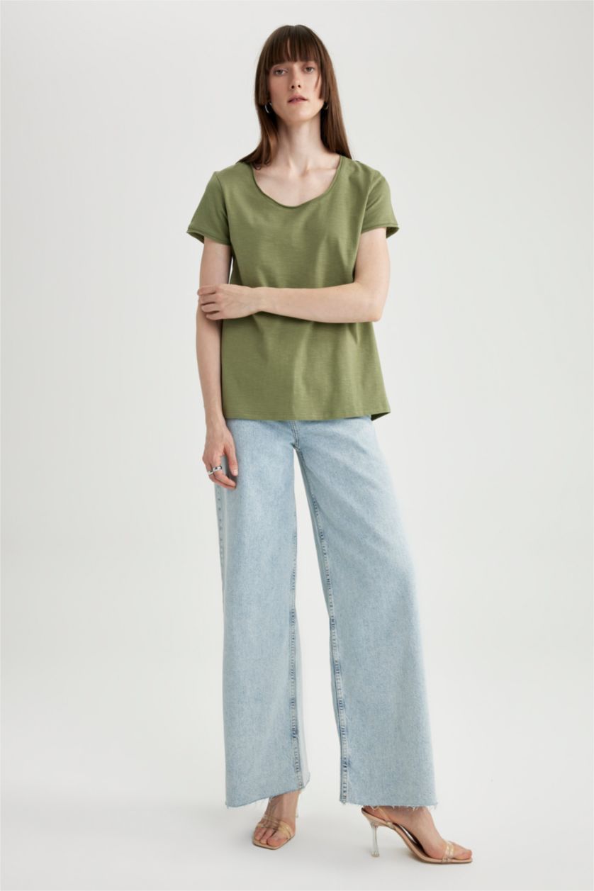 حريمي كاكي تيشيرت نص كم برقبة مستديرة وقصة عادية