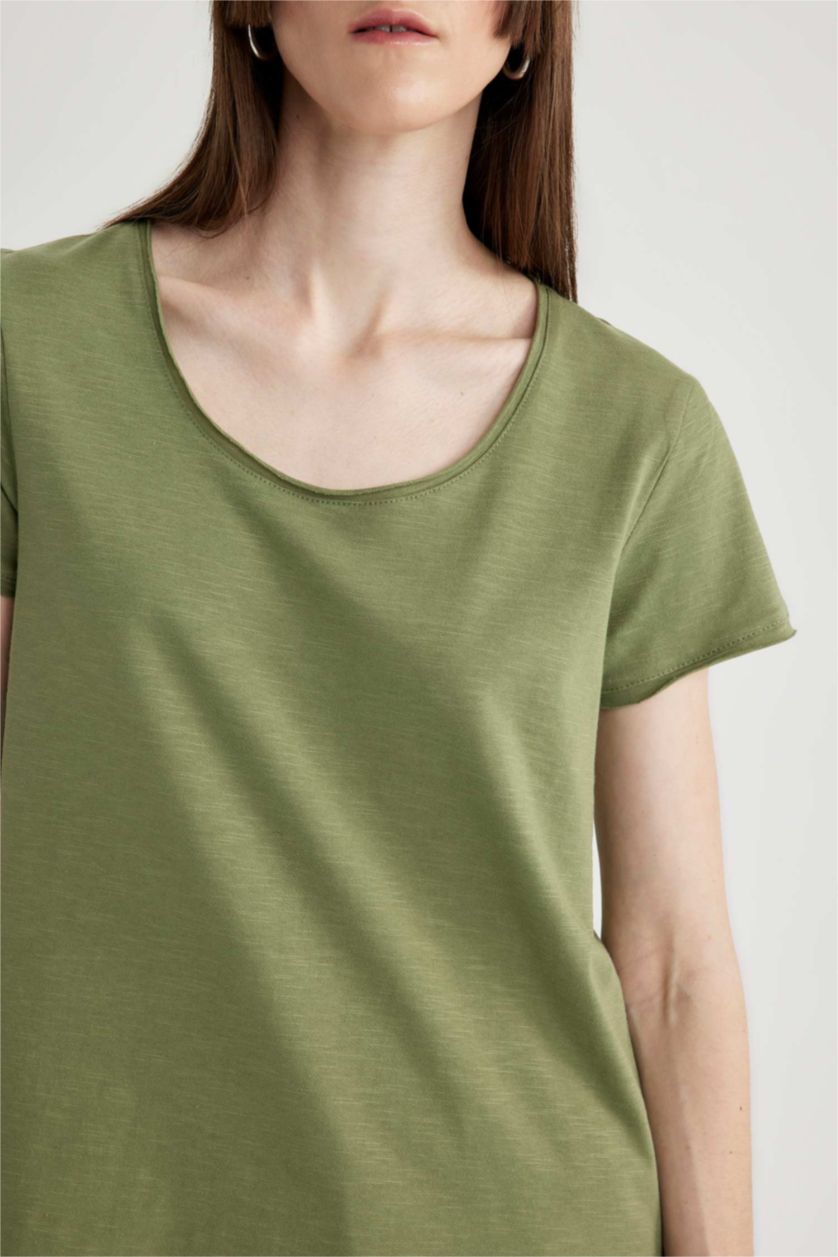 حريمي كاكي تيشيرت نص كم برقبة مستديرة وقصة عادية