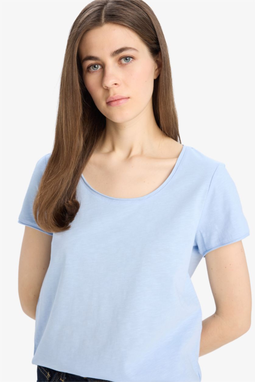 Woman Light Blue Regular Fit Crew Neck Basic Short Sleeve T-Shirt