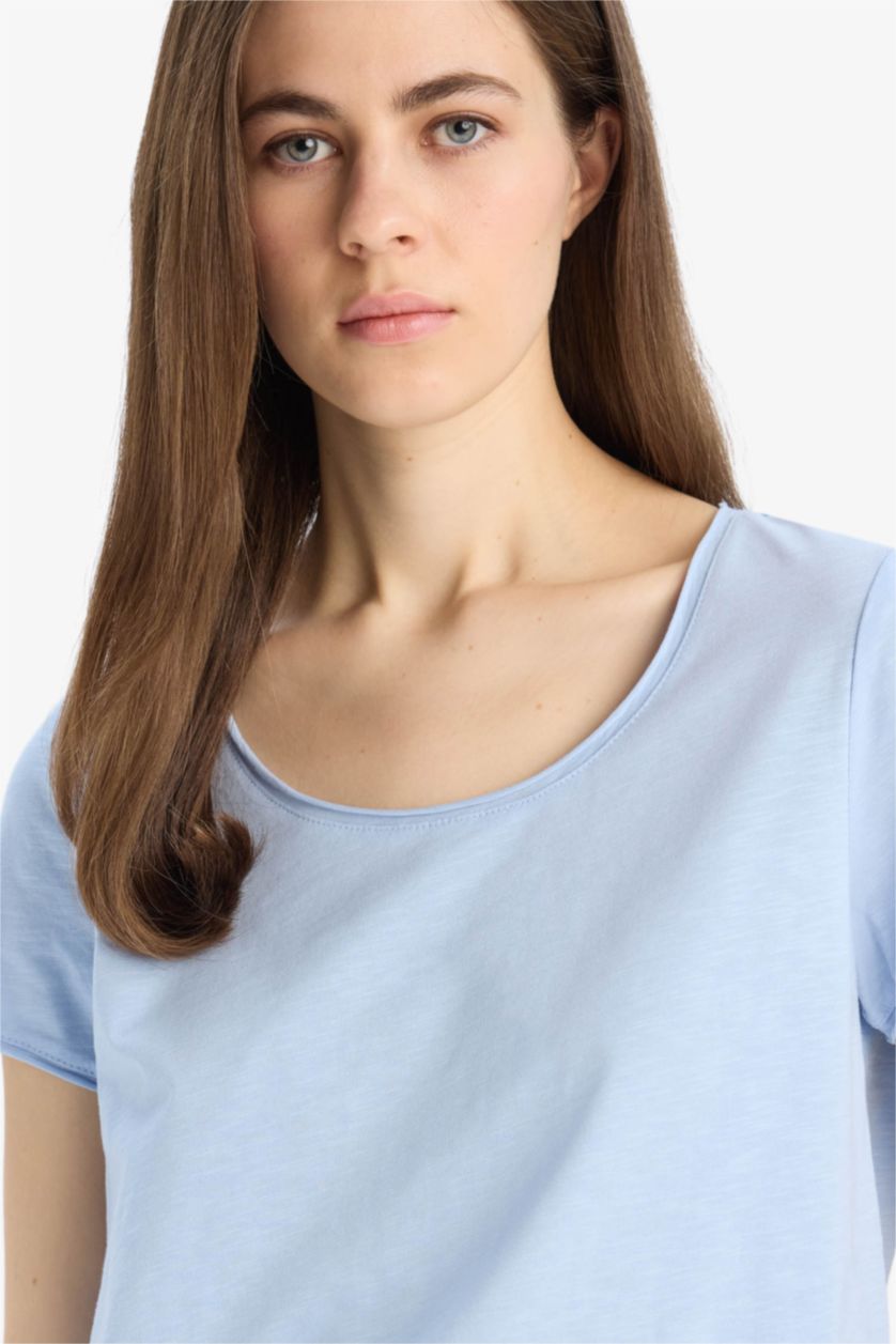 Woman Light Blue Regular Fit Crew Neck Basic Short Sleeve T-Shirt