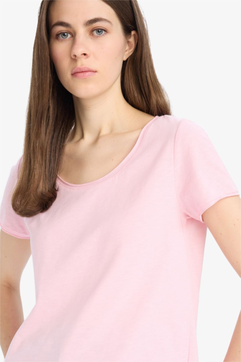 Woman Light Pink Regular Fit Crew Neck Basic Short Sleeve T-Shirt