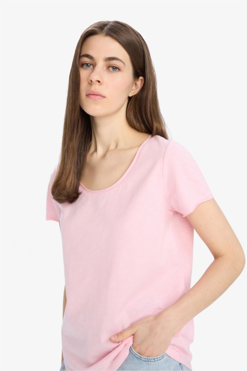 Woman Light Pink Regular Fit Crew Neck Basic Short Sleeve T-Shirt