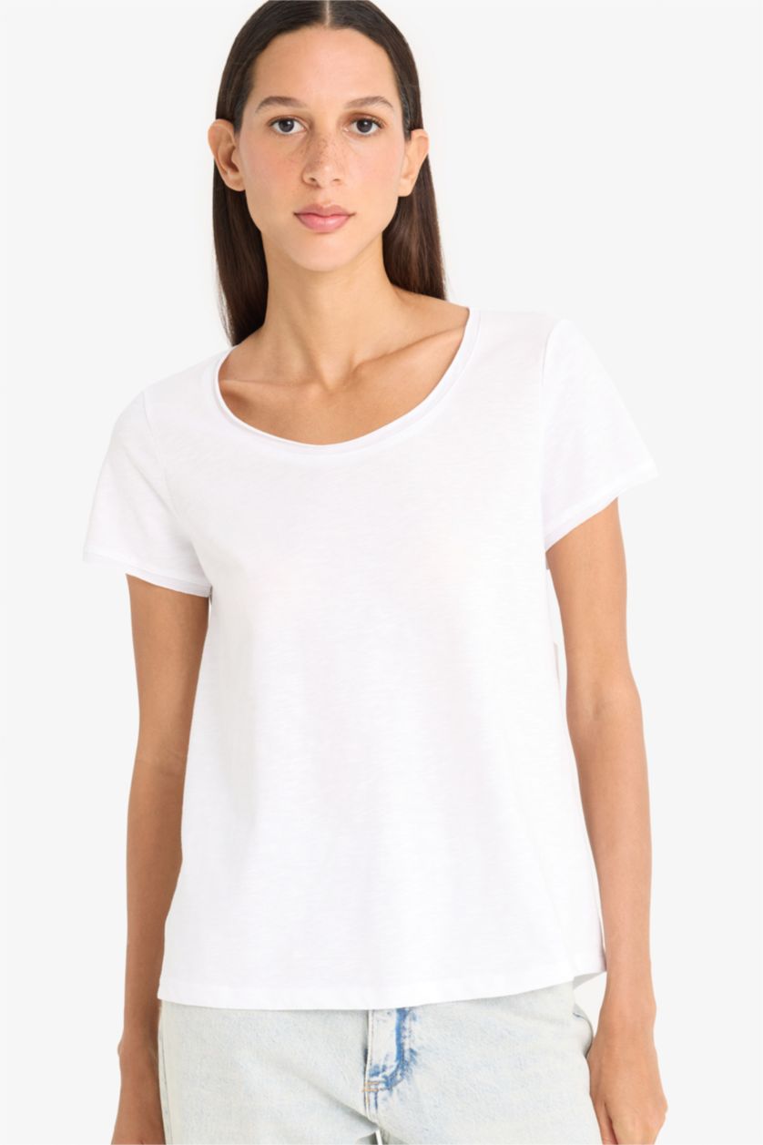 Woman White Regular Fit Round Collar Basic White T-Shirt